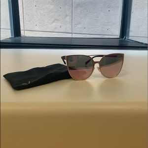 Brand new quay rose gold sunglasses & pouch.